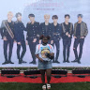 Meet your Posher, Laya